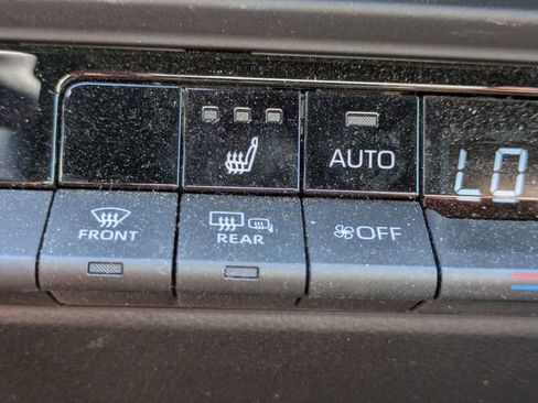 Used 2024 Toyota Crown AWD/4WD image 22