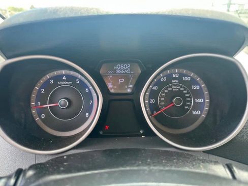 Used 2013 Hyundai Elantra GLS w/ Preferred Pkg FWD image 13