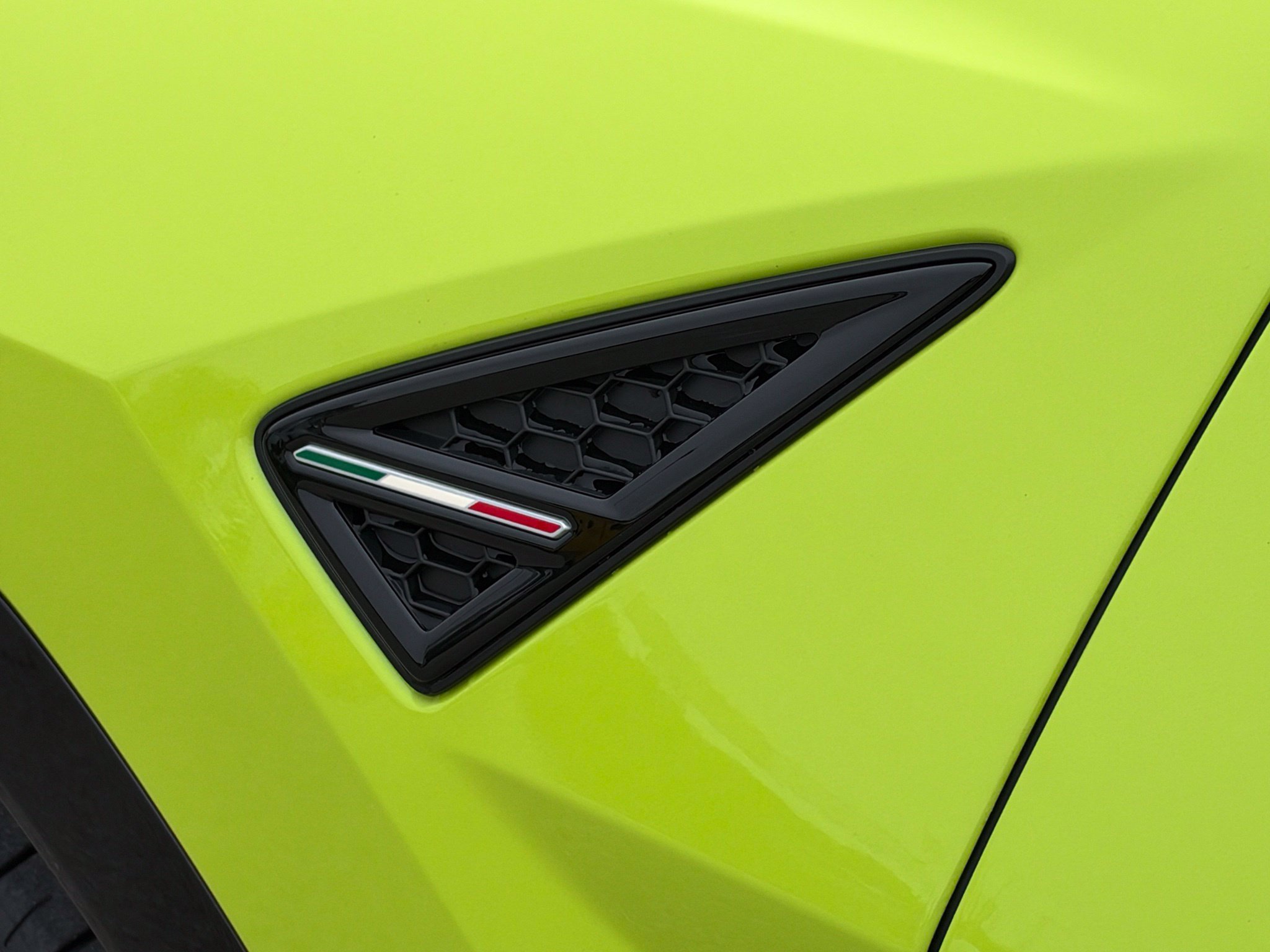 Used 2022 Lamborghini Urus AWD/4WD image 14