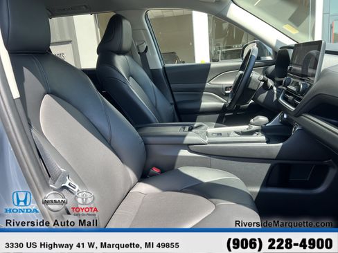 Used 2025 Toyota Grand Highlander AWD image 25