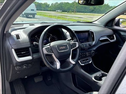 Used 2023 GMC Terrain SLT FWD image 17