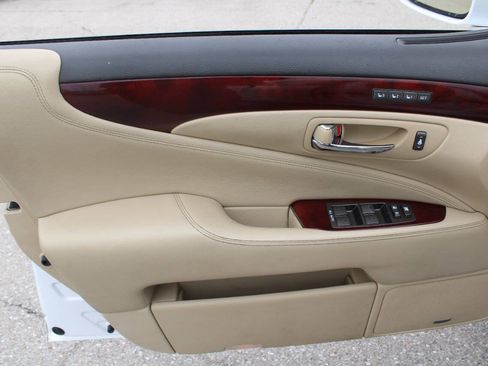 Used 2007 Lexus LS 460 RWD image 18