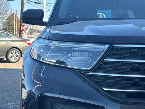 Used 2022 Ford Explorer XLT image 29