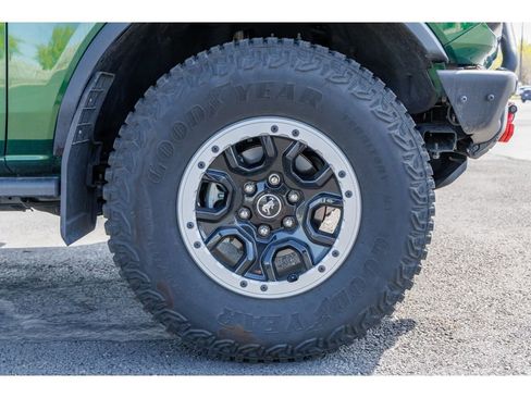 Used 2024 Ford Bronco Outer Banks w/ Sasquatch Package AWD/4WD image 9