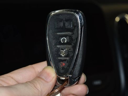 Used 2018 Chevrolet Equinox Premier image 18