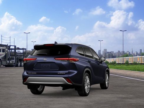New 2026 Toyota Highlander Platinum image 9