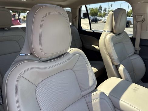 Used 2023 Lincoln Aviator Reserve w/ Equipment Group 201A RWD image 28