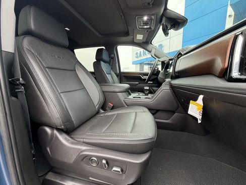 Used 2024 GMC Sierra 1500 Denali w/ Denali Reserve Package image 11