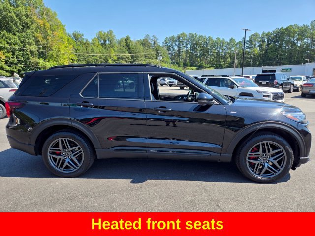 Used 2025 Ford Explorer ST-Line w/ ST-Line Street Pack AWD/4WD image 10