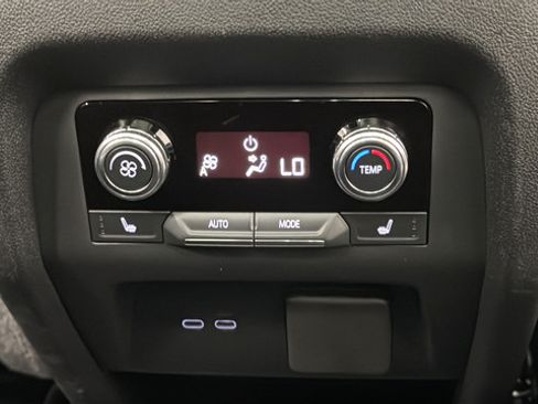 Used 2024 GMC Acadia Denali AWD/4WD image 26