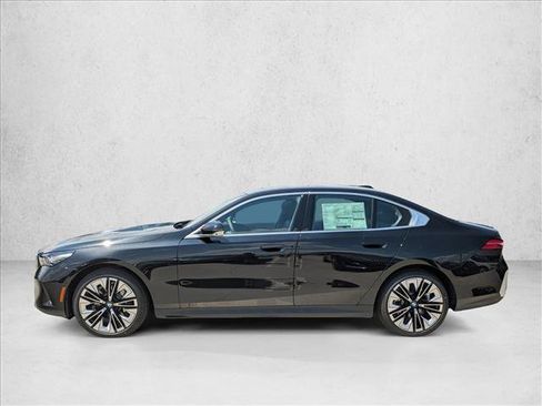 Used 2026 BMW 530i xDrive w/ Premium Package AWD/4WD image 5
