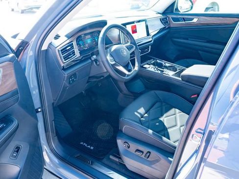New 2026 Volkswagen Atlas SE image 18