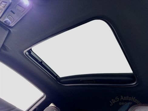 Used 2022 Chevrolet Camaro ZL1 image 16