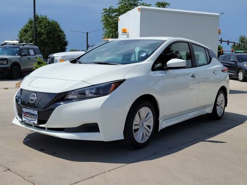 Used 2025 Nissan Leaf S FWD image 4