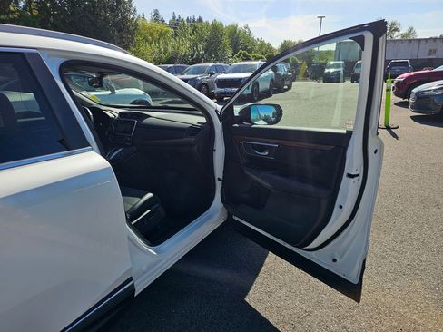 Used 2020 Honda CR-V Touring image 29