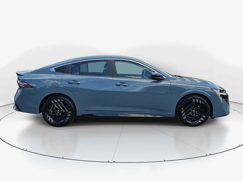New 2026 Nissan Sentra SR w/ SR Premium Package FWD image 2