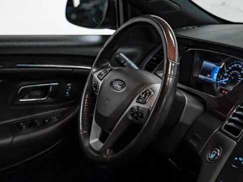 Used 2015 Ford Taurus Limited FWD image 11