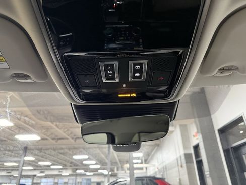 Used 2023 Land Rover Range Rover Velar HST image 16