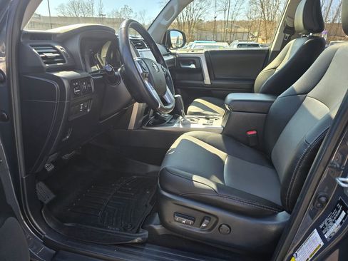 Used 2024 Toyota 4Runner SR5 Premium w/ Moonroof Package image 15