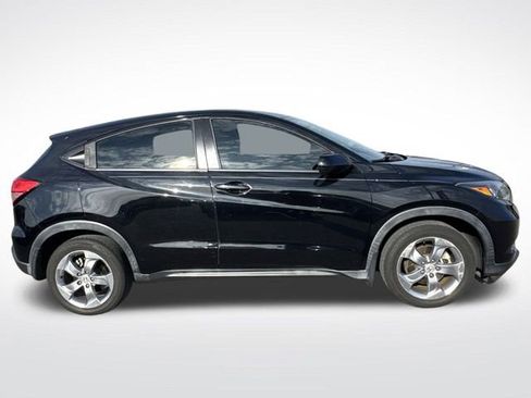 Used 2018 Honda HR-V LX image 6