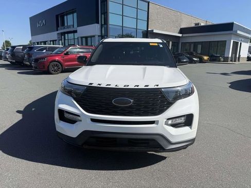 Used 2023 Ford Explorer ST-Line w/ Class IV Trailer Tow Package RWD image 2