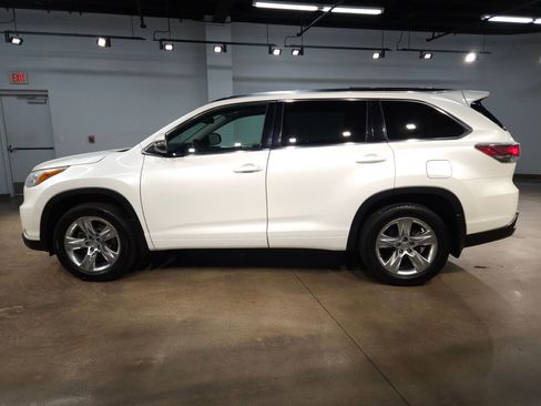Used 2015 Toyota Highlander Limited FWD image 4