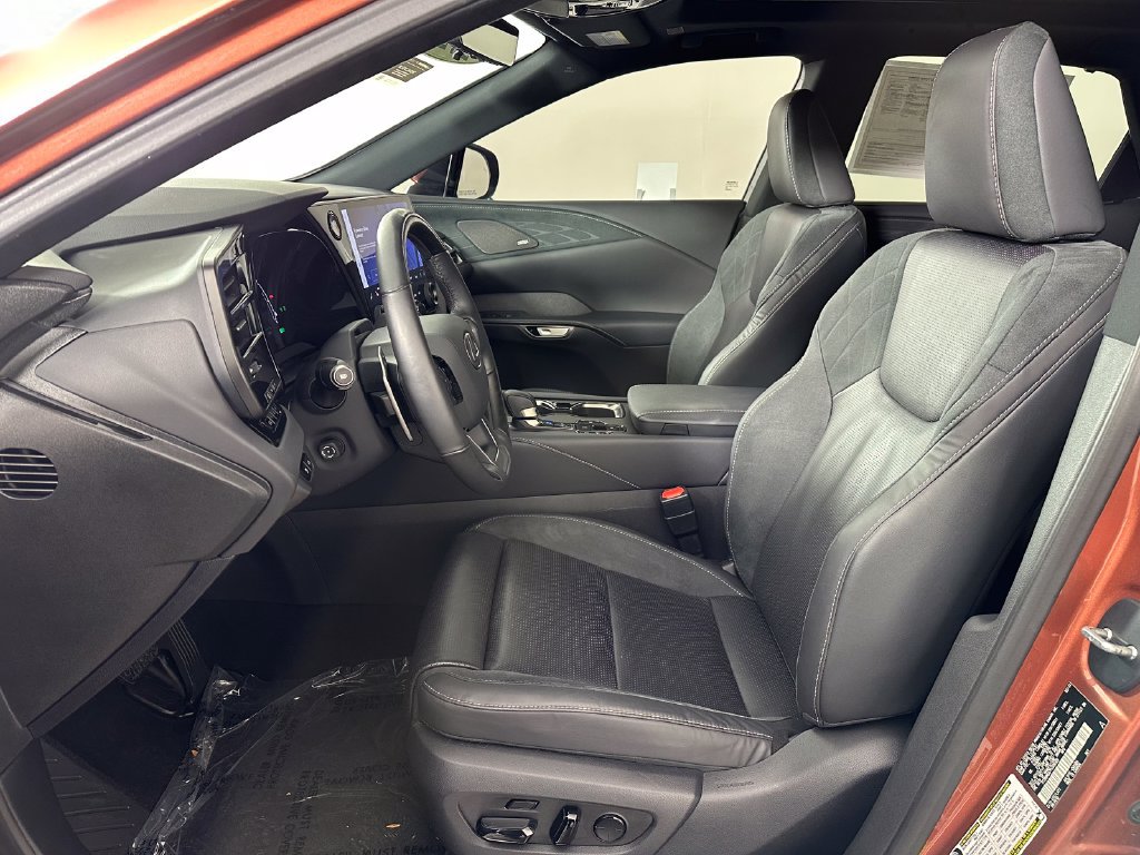 Used 2023 Lexus RX 350 w/ Accessory Package (Z1) AWD/4WD image 18