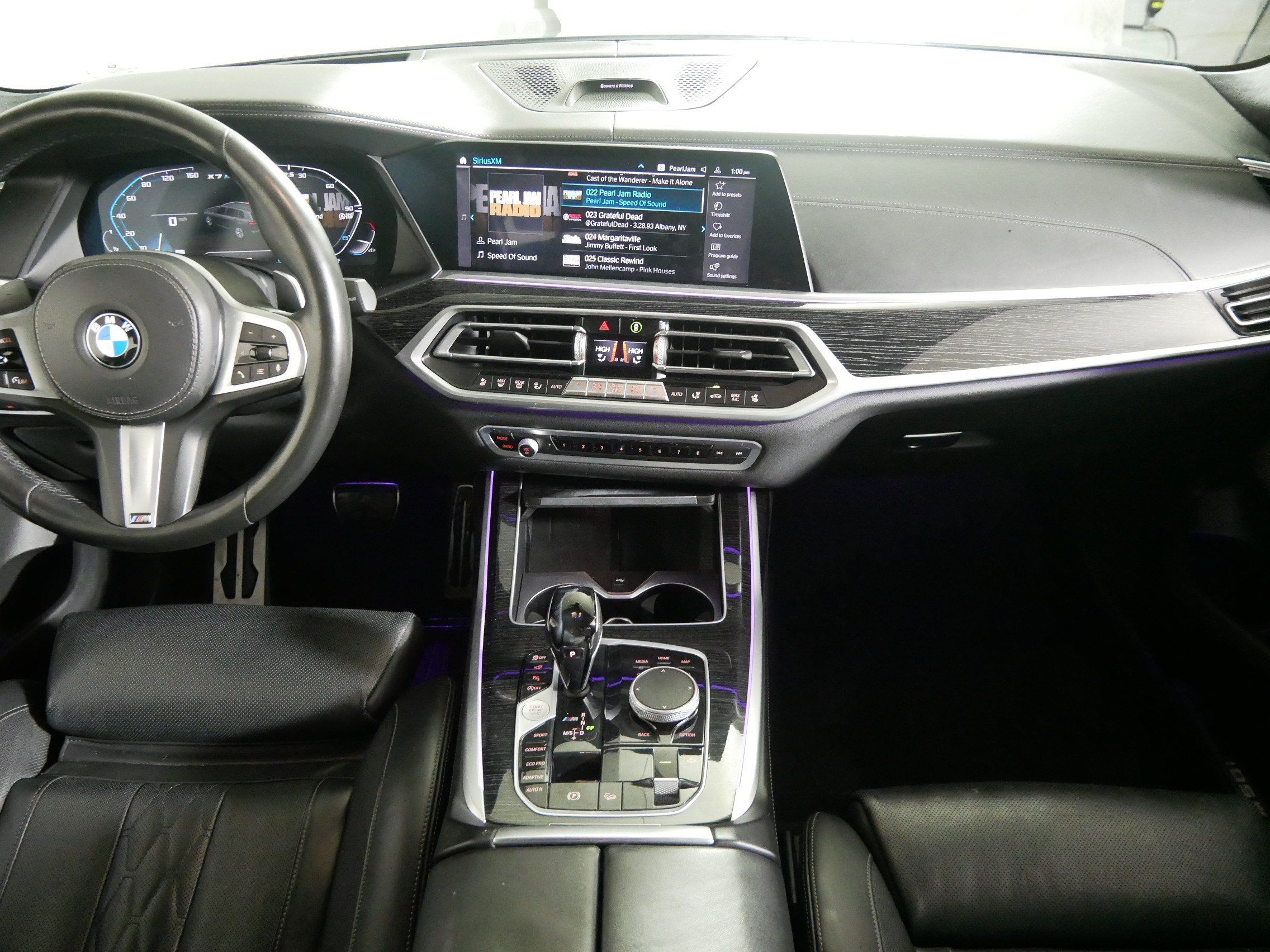 Used 2020 BMW X7 M50i w/ Dynamic Handling Package AWD/4WD image 10