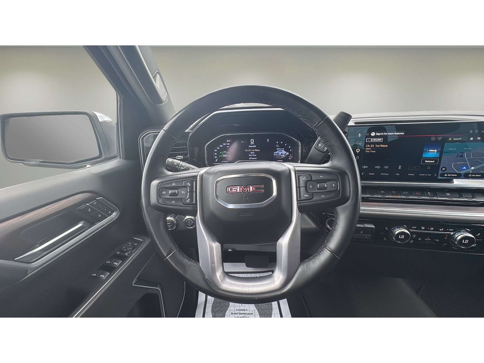Used 2025 GMC Sierra 1500 SLT AWD/4WD image 12