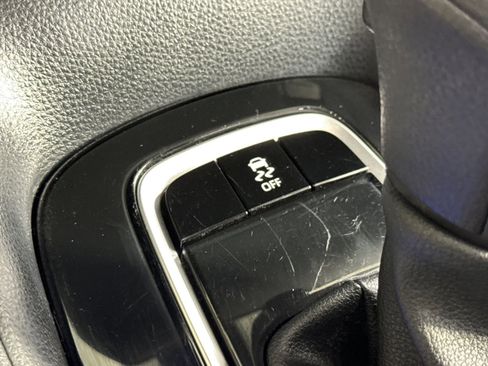 Used 2023 Toyota Corolla LE image 33