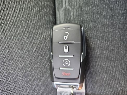 New 2026 RAM 1500 4x4 Crew Cab image 33