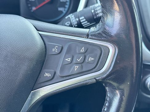 Used 2018 Chevrolet Equinox LT FWD image 25