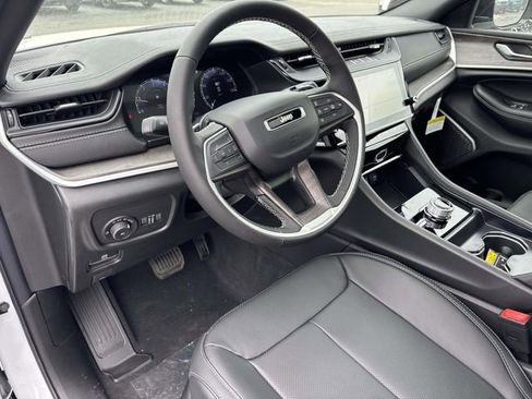 New 2026 Jeep Grand Cherokee L Limited AWD/4WD image 18