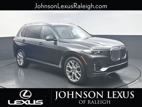 Used 2022 BMW X7 xDrive40i w/ Executive Package image 3