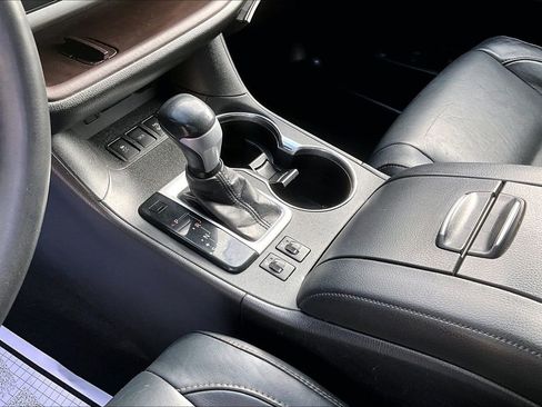 Used 2017 Toyota Highlander XLE image 17