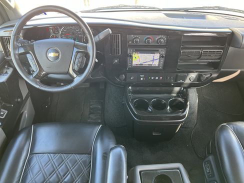 Used 2019 Chevrolet Express 2500 w/ Enhanced Convenience Package image 14