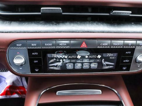 Used 2024 Genesis G90 3.5T image 28