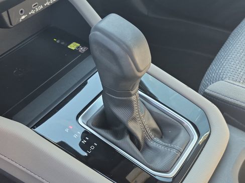 Certified 2025 Subaru Forester Premium image 26