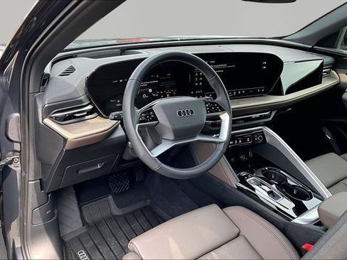 Used 2025 Audi Q5 Premium Plus AWD/4WD image 13
