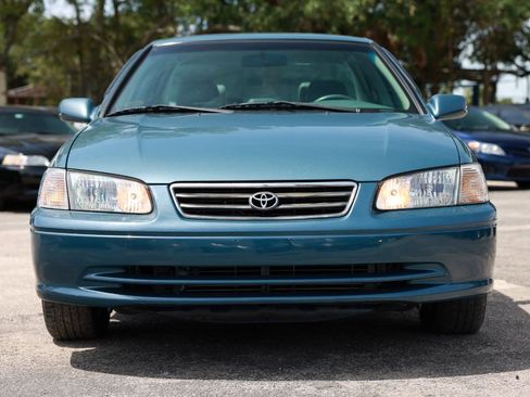 Used 2000 Toyota Camry LE FWD image 17