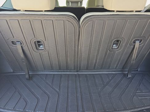 Certified 2025 Kia Sorento S FWD image 10