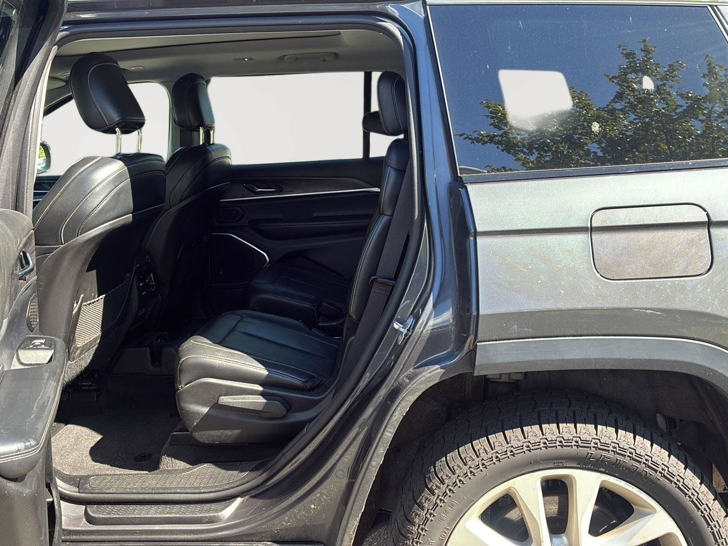 Used 2021 Jeep Grand Cherokee L Limited AWD/4WD image 21