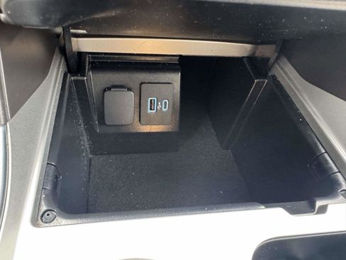 Used 2023 Ford Explorer Platinum w/ Technology Package image 34