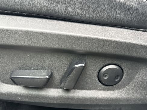 Used 2025 Nissan Murano SV image 13