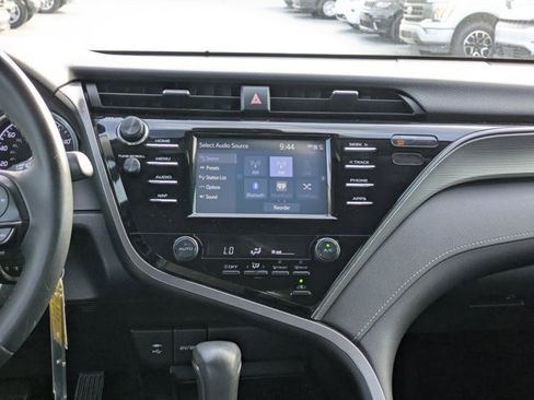 Used 2019 Toyota Camry L image 15