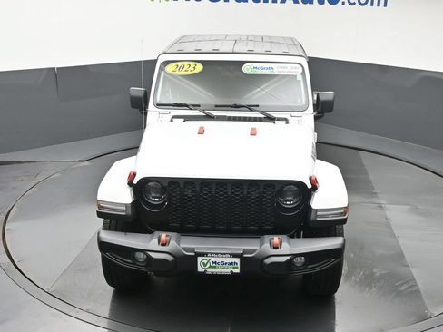 Used 2023 Jeep Gladiator Sport AWD/4WD image 27