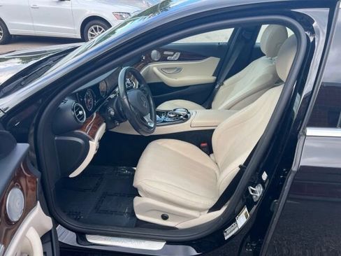 Used 2017 Mercedes-Benz E 300 4MATIC image 9