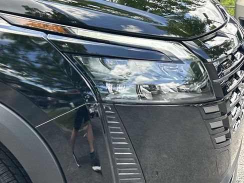 Used 2026 Nissan Pathfinder Platinum AWD/4WD image 10