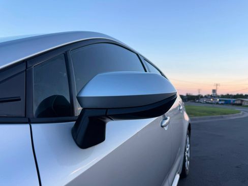 Used 2020 Toyota Corolla LE FWD image 12