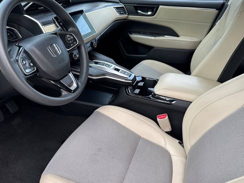 Used 2018 Honda Clarity Plug-In Hybrid image 11